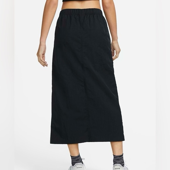 Nike Sportswear Essential woven skirt - Picture 9 of 9